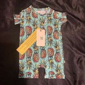 Bums & Roses Pinneapple Shorty 🍍